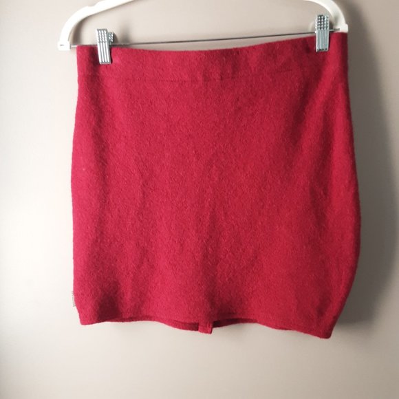 Honeybea Original Bumwarmer Handcrafted Skirt Red. Size M/L - Picture 4 of 7